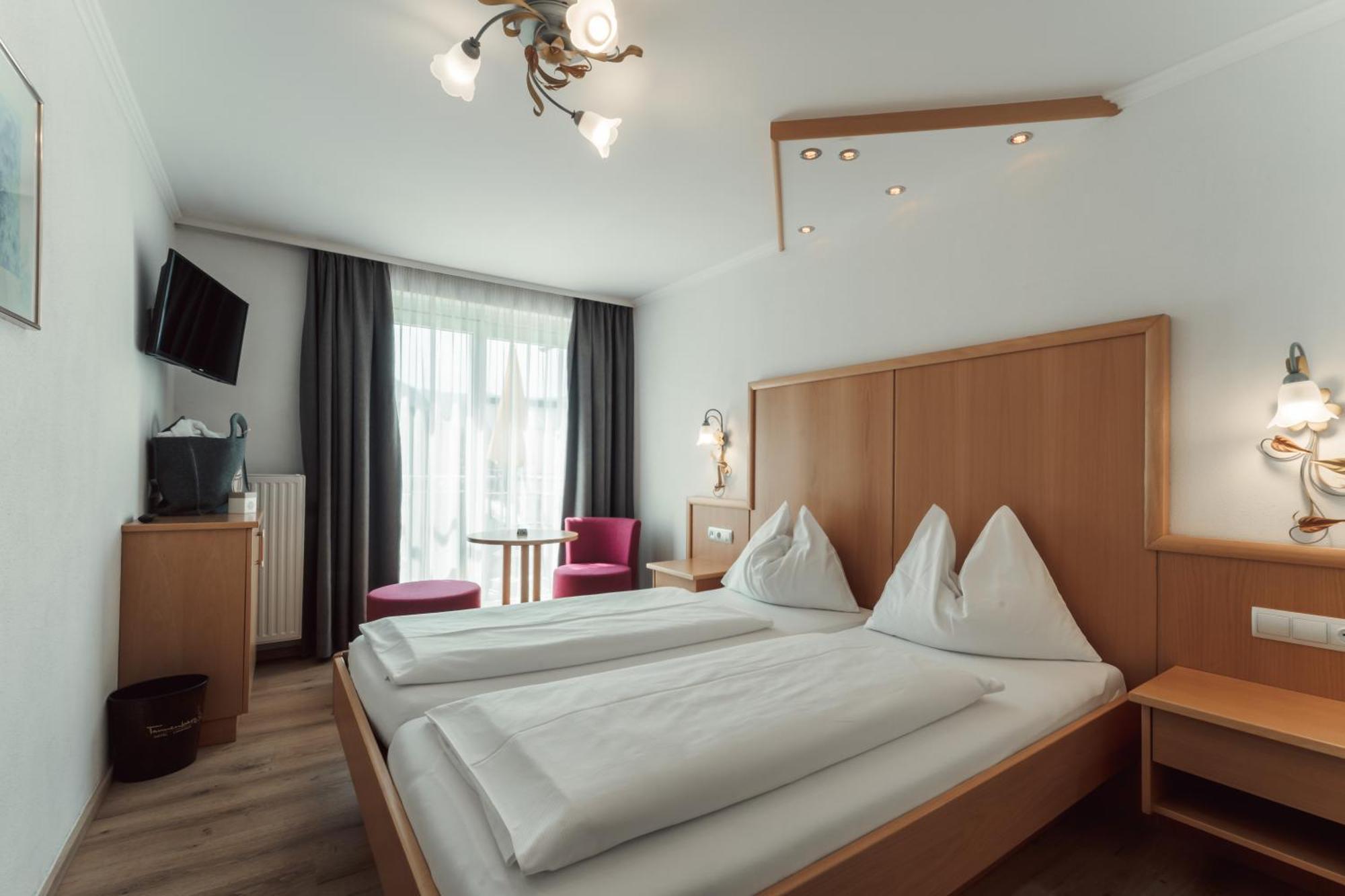 Doppelzimmer mit Balkon